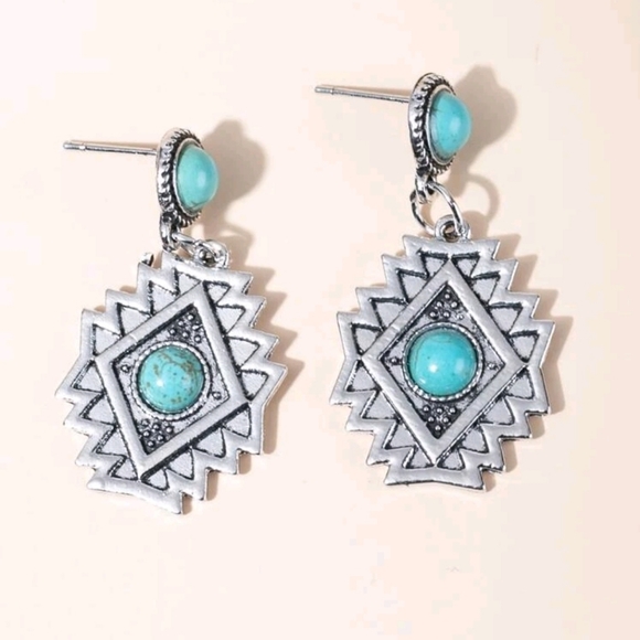 Geometric Turquoise and Silver Color Earrings New - Picture 2 of 3